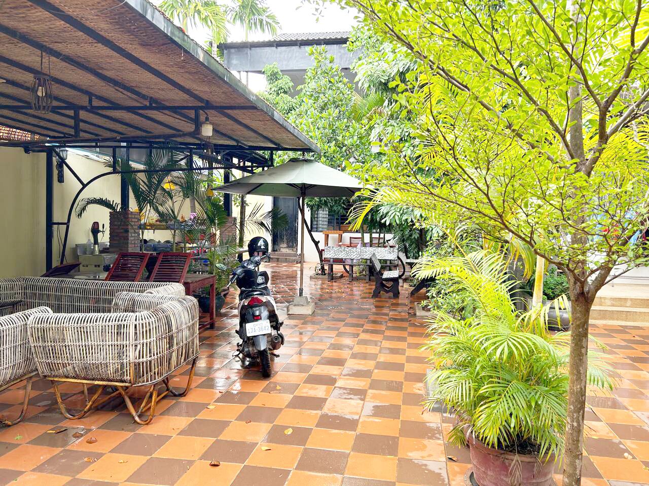 屋外ダイニングエリア