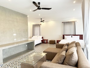 3 Schlafzimmer, Schreibtisch, Bügeleisen/Bügelbrett, WLAN