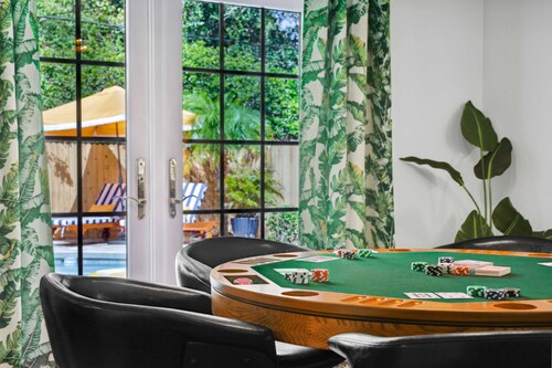 Clearwater Heated Pool, Mini Golf, Game Room!