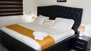 2 chambres, bureau, fer et planche à repasser, Wi-Fi gratuit