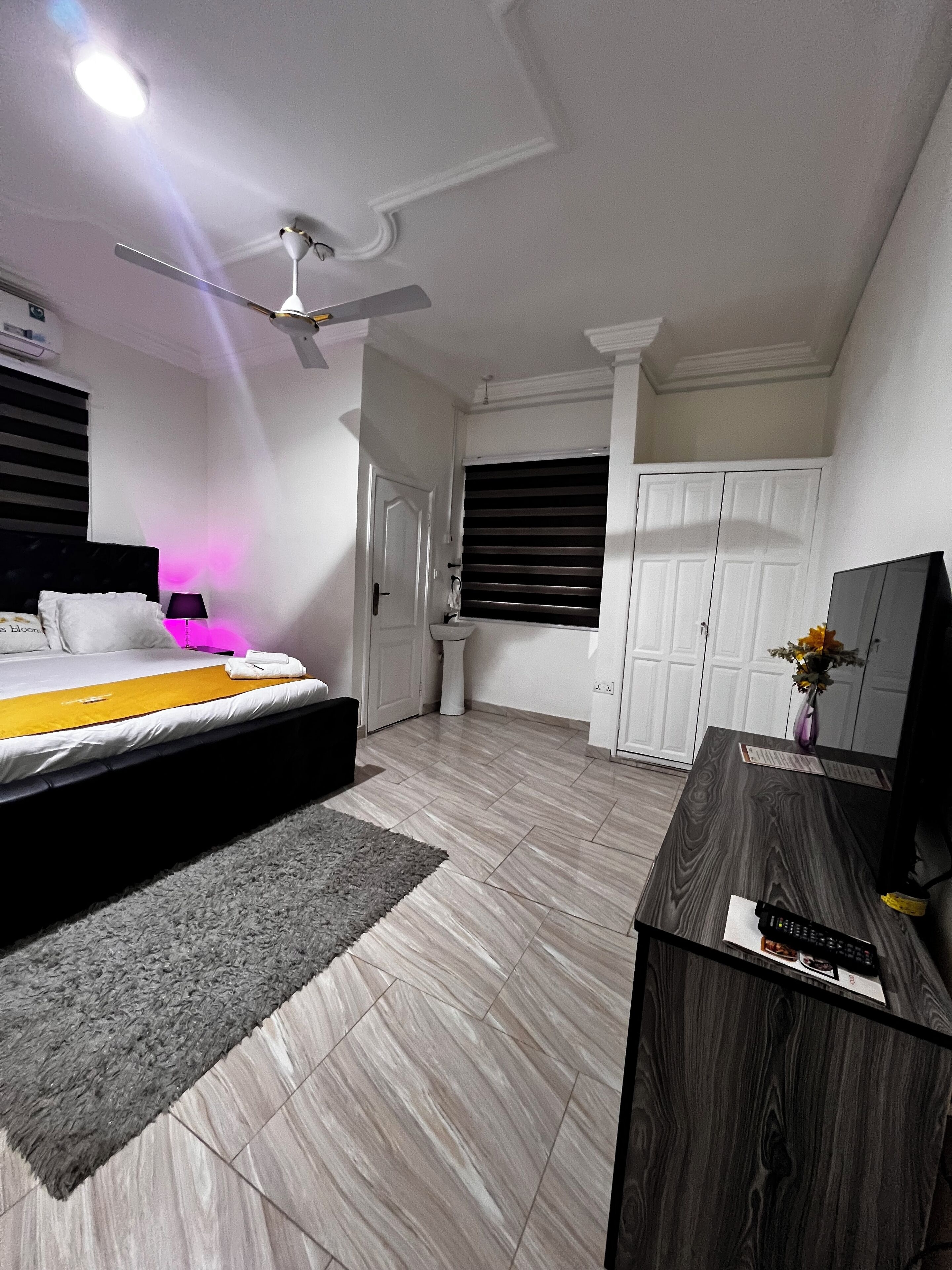 2 bedrooms, desk, iron/ironing board, free WiFi