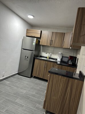 Microwave, oven, coffee/tea maker, blender