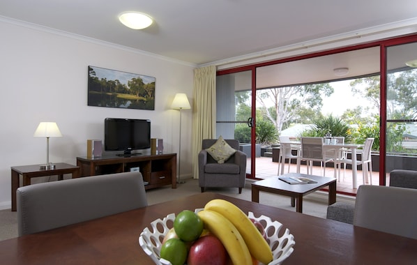 Apartment, 2 Bedrooms | Desk - Club Wyndham Port Stephens (Salamander Bay)