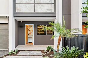 Property grounds - Luxury Villas Clare De Lune Waterfront (with pool) (Central Coast)