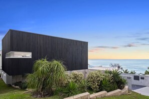 Exterior - Luxury Villas Bluewater at Forresters (w/ heated rooftop spa) (Central Coast)