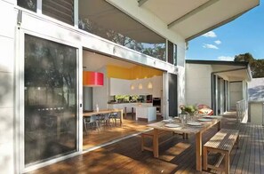 Outdoor dining - Luxury Villas The Canopy at Pretty Beach (Walk to the beach) (Central Coast)