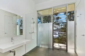 Bathroom - Luxury Villas The Canopy at Pretty Beach (Walk to the beach) (Central Coast)