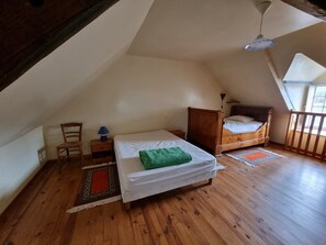 2 Schlafzimmer, Bügeleisen/Bügelbrett, Reisekinderbett, WLAN
