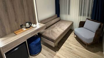 Tempur-Pedic beds, minibar, in-room safe, laptop workspace