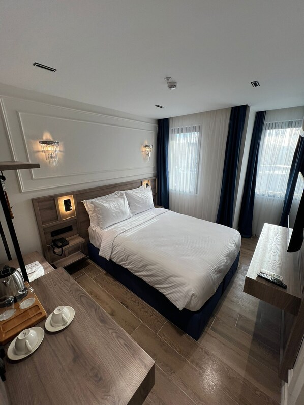 Tempur-Pedic beds, minibar, in-room safe, laptop workspace - Prime Bosphorus (Istanbul)