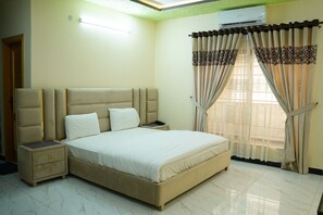 Family Room - Hard Rock Lodge (Islamabad)