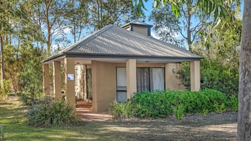 Studio | 2 bedrooms, free WiFi, bed sheets