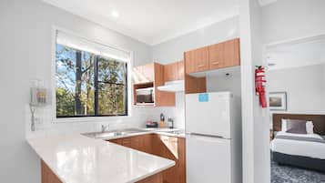 Habitación, 2 habitaciones | Wifi gratis y ropa de cama