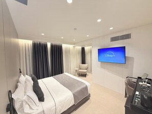 Premium Room | Premium bedding, memory foam beds, minibar, in-room safe - Centrale Hotel Tirana (Tirana)