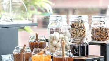 Free daily buffet breakfast