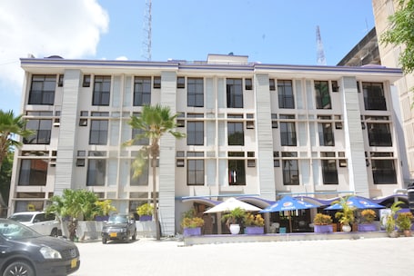 Exterior. LUTHER HOUSE HOSTEL