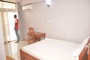 Luxury-Doppelzimmer | 1 Schlafzimmer, BĂŒgeleisen/BĂŒgelbrett, kostenloses WLAN
