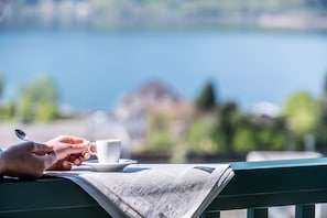 Comfort-Doppelzimmer, 1 Queen-Bett, Balkon, Seeseite | Blick vom Balkon