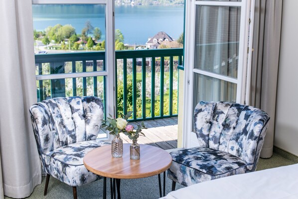 Comfort Double Room, 1 Queen Bed, Balcony, Lakeside | Hypo-allergenic bedding, in-room safe, blackout drapes, free WiFi