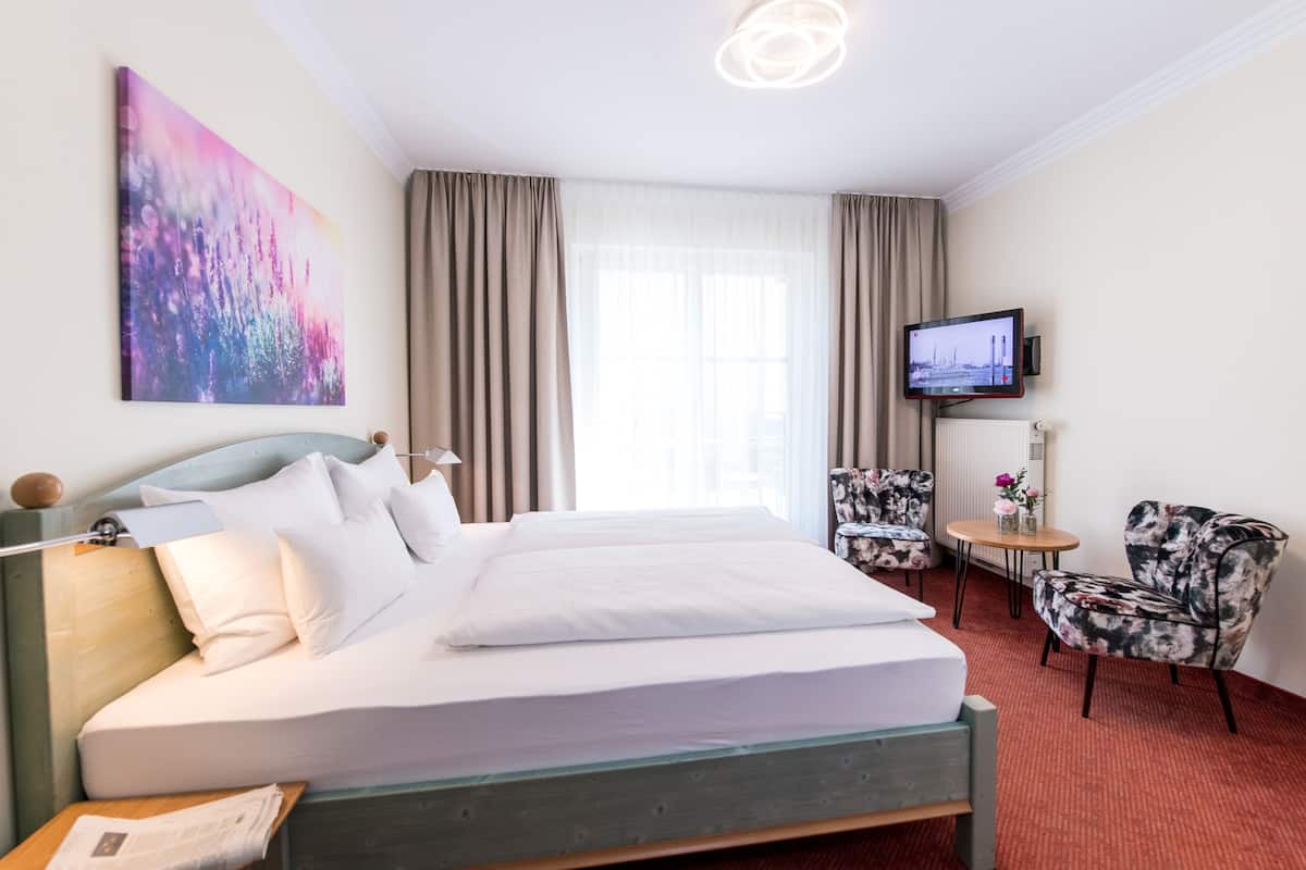 Standard Double Room, 1 Queen Bed, Balcony | 1 bedroom, hypo-allergenic bedding, in-room safe, blackout drapes