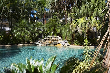 2 piscinas al aire libre