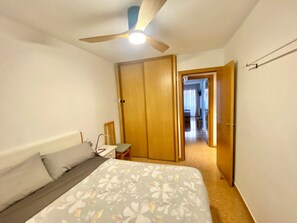 3 habitaciones, tabla de planchar con plancha y wifi gratis 