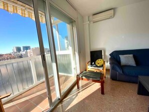 Smart TV - Con Pk y Wifi. Oasis Familiar a 30 Coche de Bcn (Terrassa)