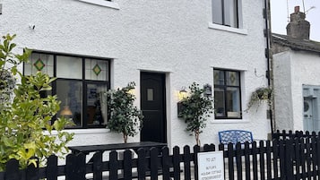 Cottage | Exterior