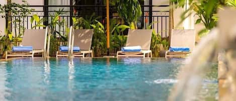 Kolam renang outdoor