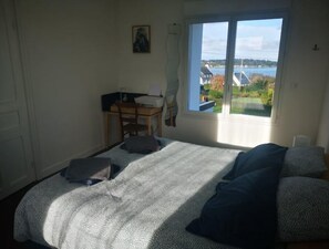 2 bedrooms, WiFi, bed sheets - Maison vue sur mer Avec Jardin (Carantec)