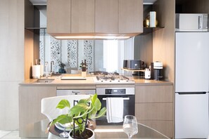 Fridge, microwave, oven, dishwasher