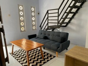 TV - A new small house  (Bali)