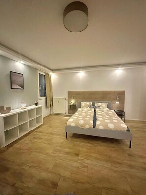 Ropa de cama de alta calidad, escritorio, tabla de planchar con plancha