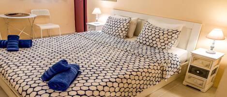 1 habitación, wifi y ropa de cama