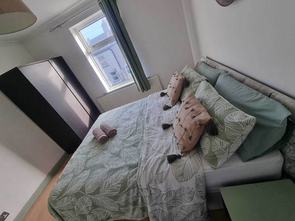 Maison | 4 chambres, fer et planche à repasser, accès au Wi-Fi (inclus)