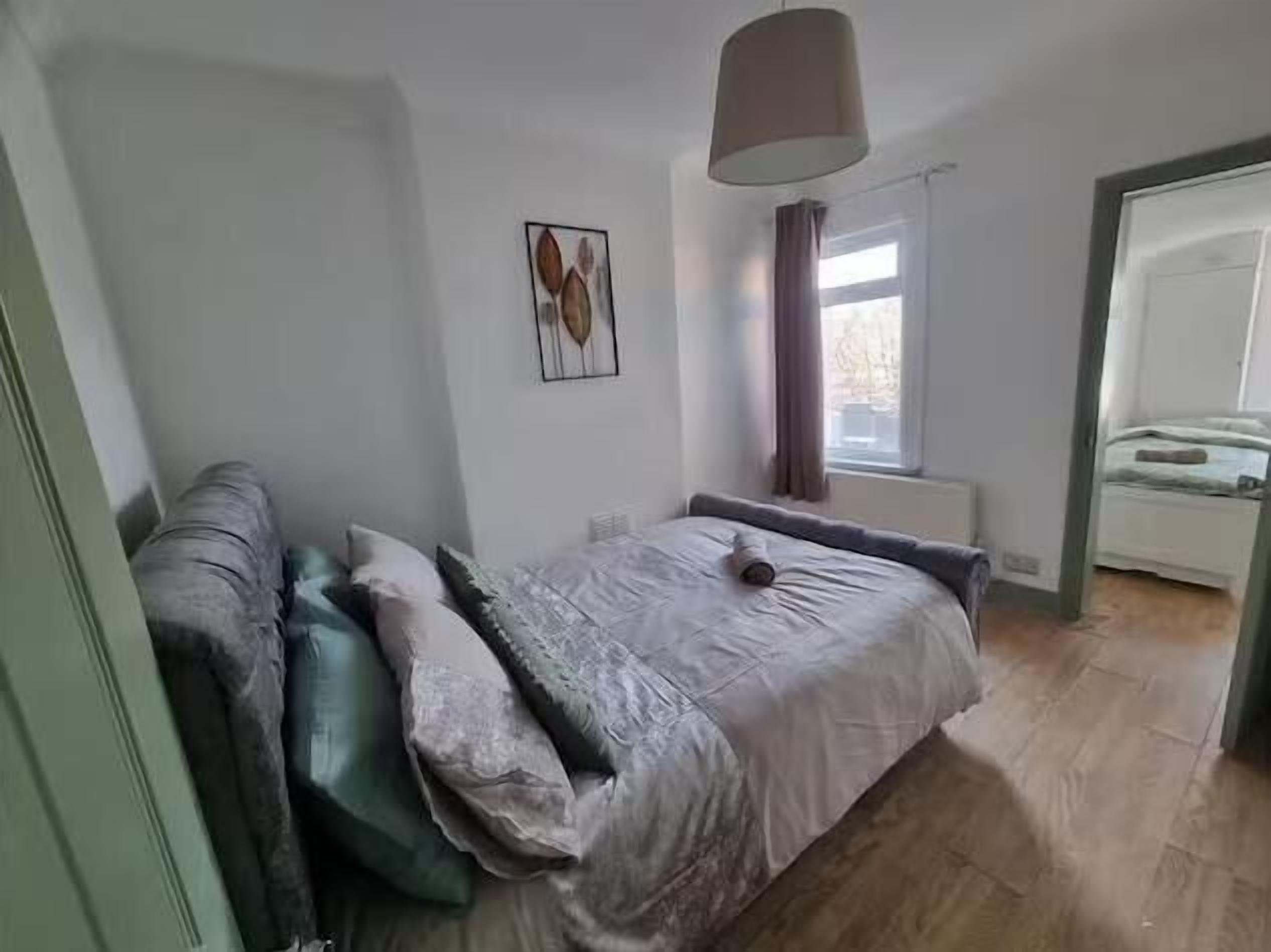 Huis | 4 slaapkamers, een strijkplank/strijkijzer, gratis wifi, beddengoed