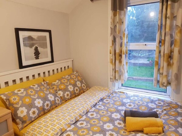 House | 4 bedrooms, iron/ironing board, free WiFi, bed sheets