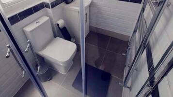 House | Bathroom | Shower, towels