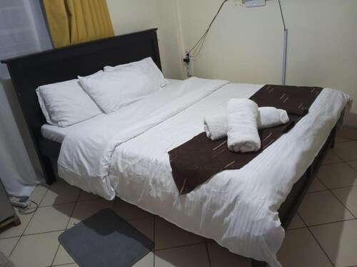 Lux Suites Attic Place Studio Apartemnts