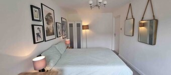 4 Bedroom Bungalow Walking Distance to City Center