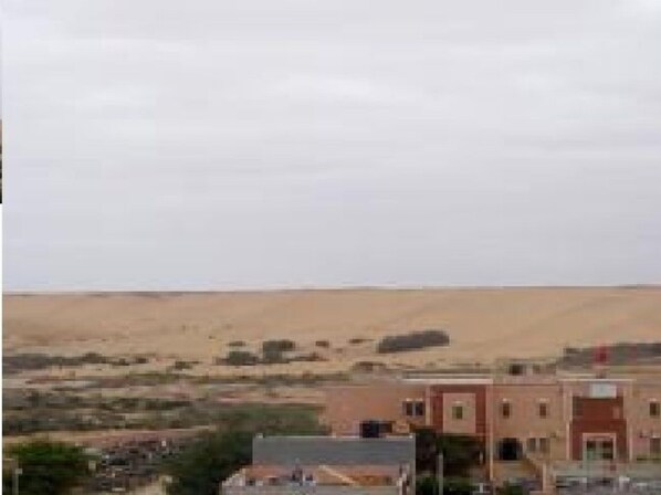 Vista frontal de la propiedad