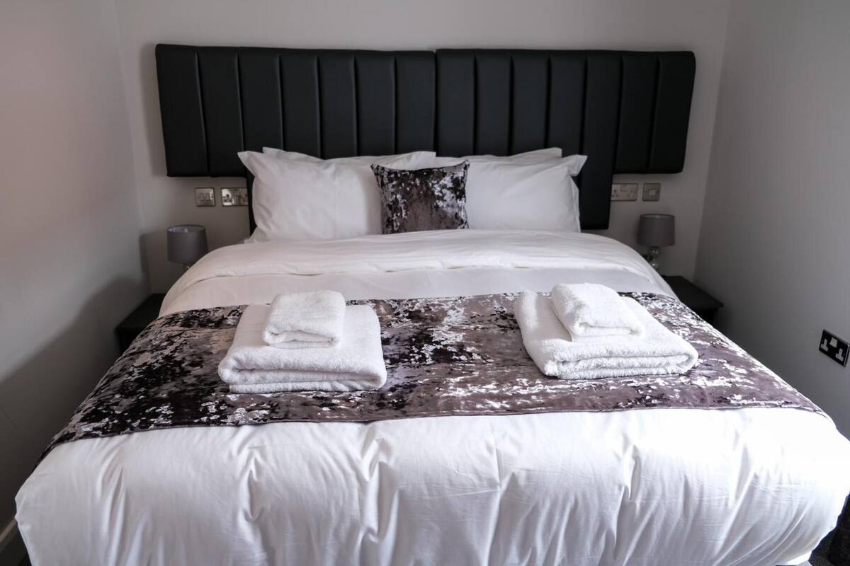 In-room safe, desk, laptop workspace, blackout curtains
