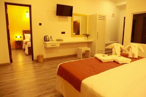 1 habitación, escritorio y insonorización