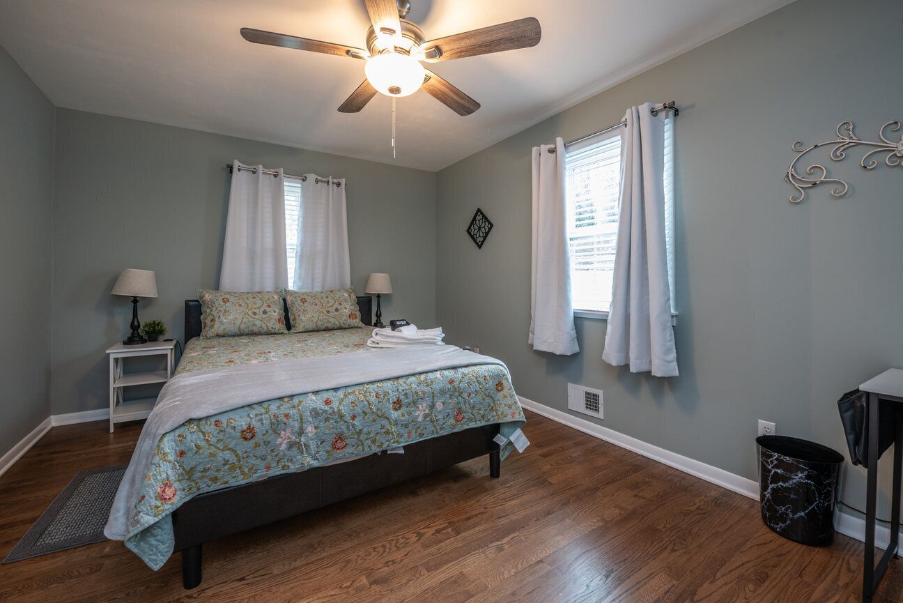 4 chambres, fer et planche à repasser, Wi-Fi gratuit, draps fournis