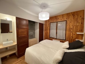 4 bedrooms, free WiFi - Family Chalet for 8/9, 5 mins to Village Center, Mountain Views, WiFi (Arêches-Beaufort)