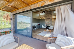 华丽套房, 按摩浴缸, 花园景观 | 露台