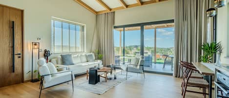 Suite Deluxe, bain à remous, vue jardin
