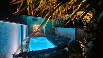 Piscine couverte, piscine extérieure