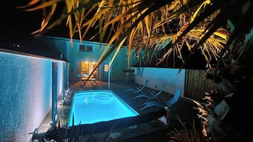 Indoor pool, outdoor pool