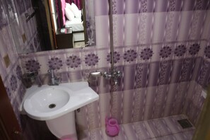 Double or Twin Room | Bathroom | Free toiletries, slippers - AK Guest House  (Islamabad)